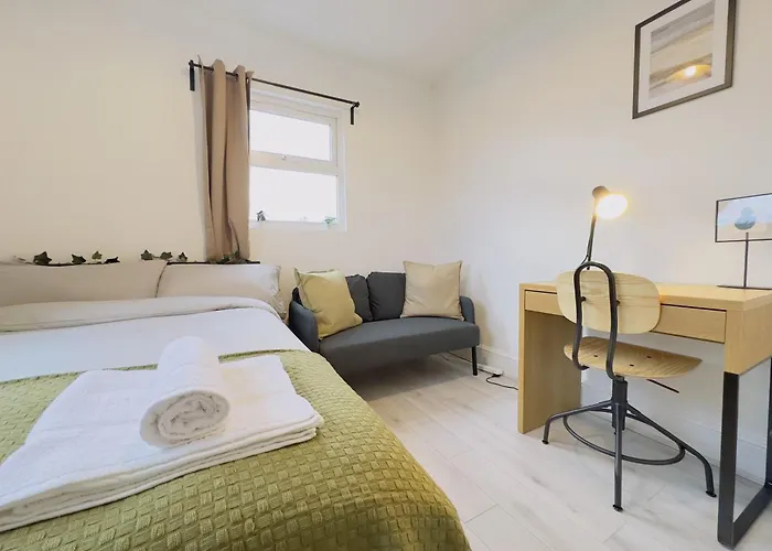 Leyton House - Sleepylodge