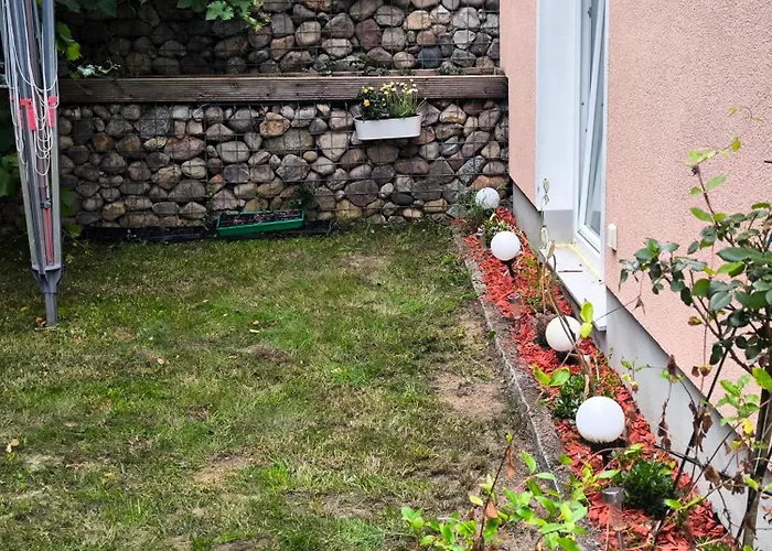 Ferienvermietung: Blumenberg Ferienwohnung