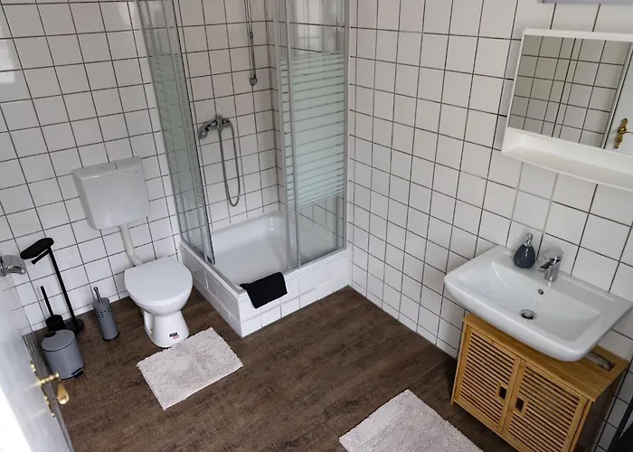 Pension Zimmer - Gemeinschaftsküche und Badezimmer
