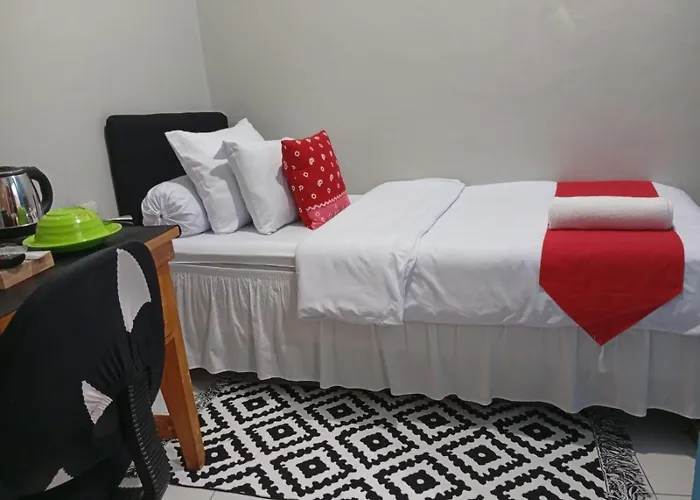 Dyaza Lv Grogol Guest House