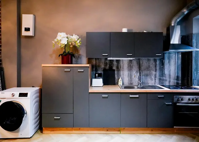 J&Jbermudastay A Luxurious Double-Bedroom With A Private Bathroom And Shared Kitchen In Bochum Center-Bermuda3Eck