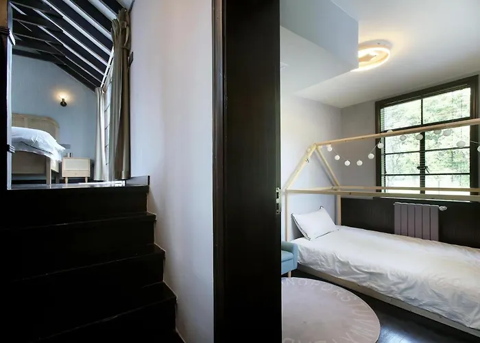 Shanghai Downtown Hills Boutique Guesthouse - Near Metro Line 7, Exit 3, Changping Road