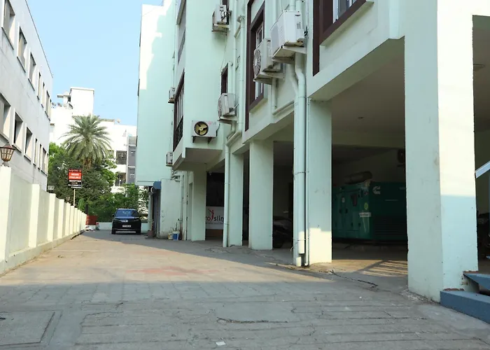 Hotel Starlight Chennai Near Dlf,L&T,Miot,Tradecenter,Ramachandra Medical Coll