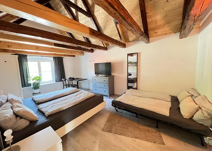 24-7 Apartment