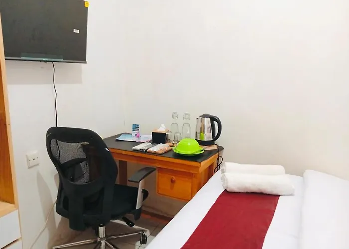 Dyaza Lv Grogol Guest House