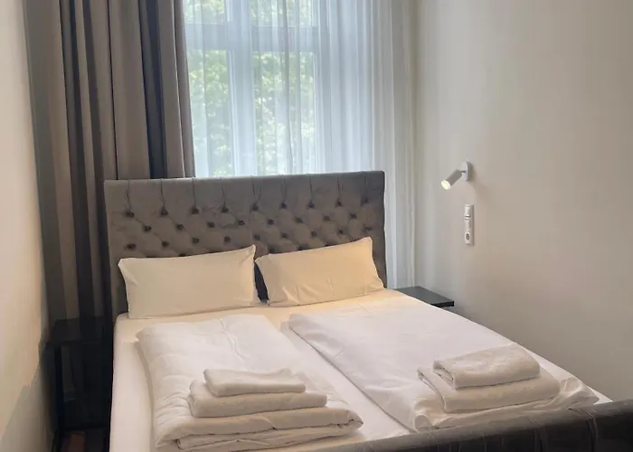 Motel Blue - Minimalist Boutique Hotel