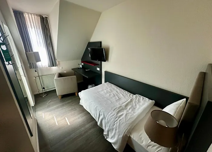 Central Hotel