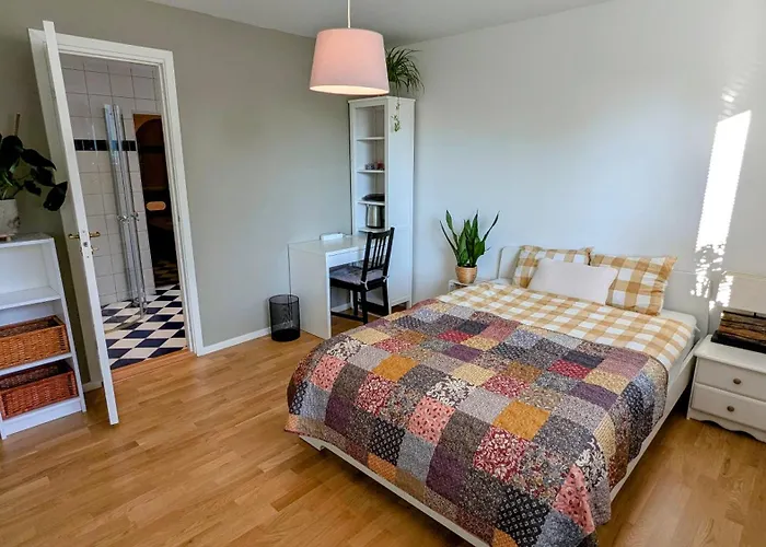 Kamer In Een Woning Vlakbij Natuur En Goeteborg