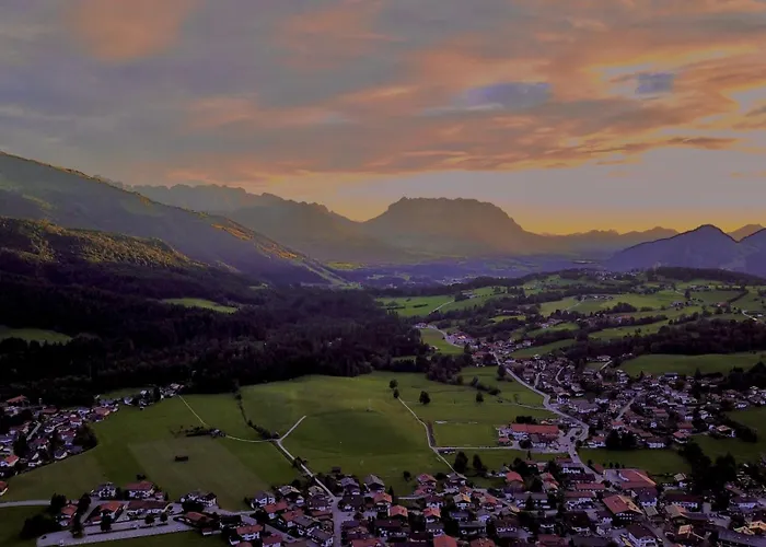 Ferienvermietung: Haus Christl Reit im Winkl, Kostenloser Parkplatz, 5 Minuten zum Ortszentrum, ruhige Lage, Wlan