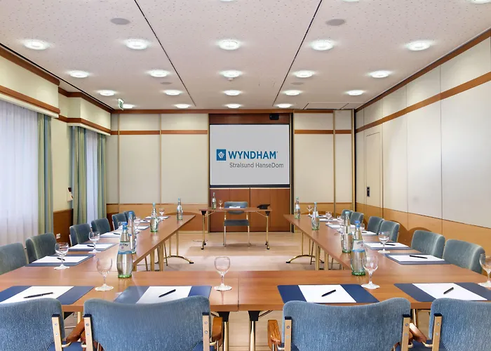 Ping Pong Hotel: Wyndham Stralsund HanseDom