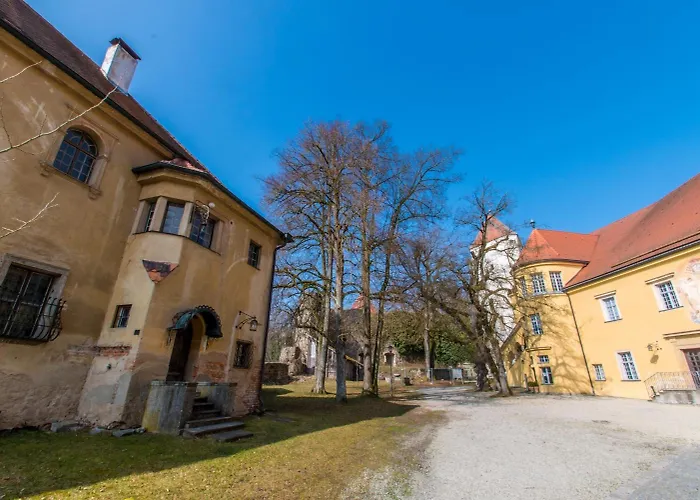 Schloss Neuburg - Hoftaferne
