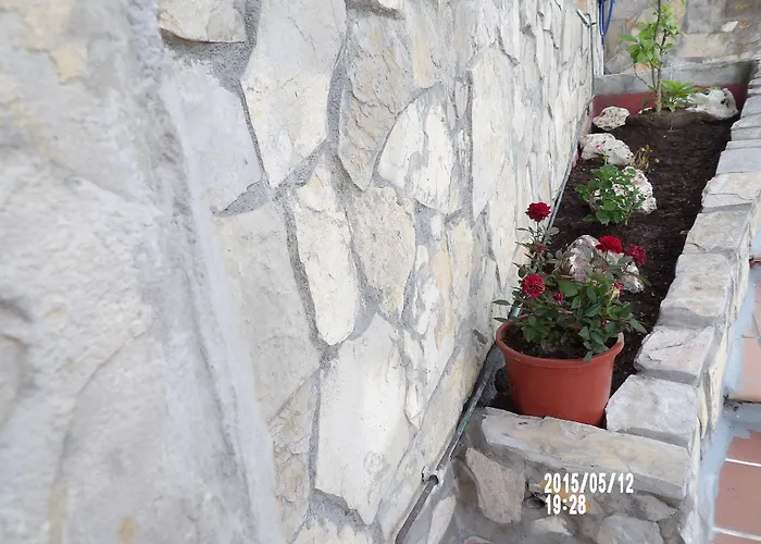 Strandhotel: Hotel Artxanda Bilbao, Parking Gratuito En El Exterior Junto Al Hotel (Adults Only)