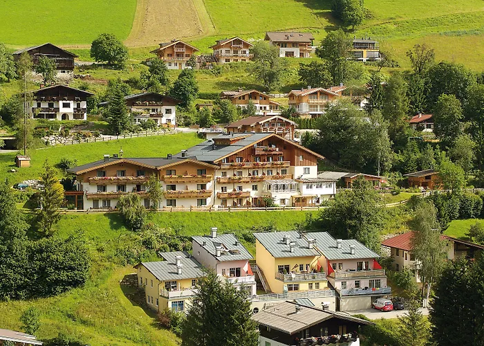 Hotel mit Pool: Gartenhotel Daxer