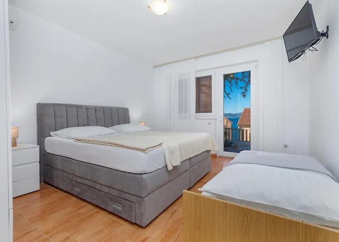 Apartments And Rooms By The Sea Brela, Makarska - 2752