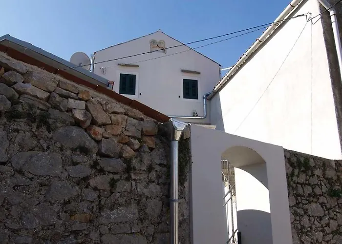 Mariana Apartments