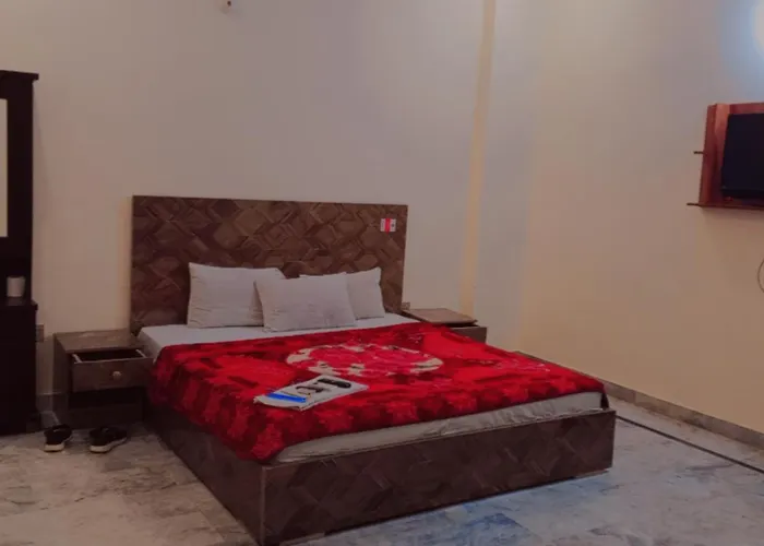 Hotel Crown Plaza, Near Karachi Airport, Darul Sehat Hospital, Dow, Agha Khan And Liaqat Hospital