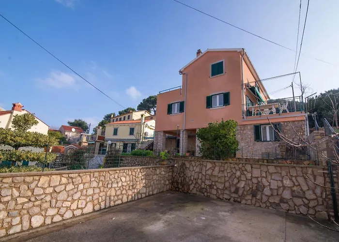 Rovenska House