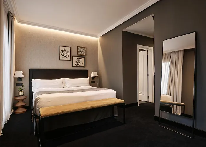 Principal , Small Luxury s