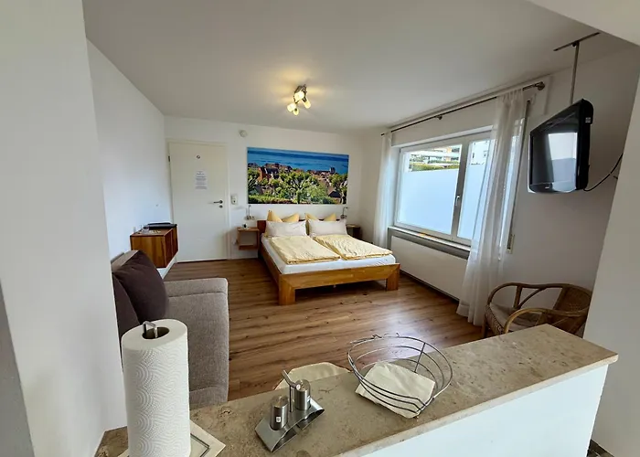 Gästehaus Sommertal, eigener Parkplatz, 800m zum Bodensee, 300m zur Altstadt