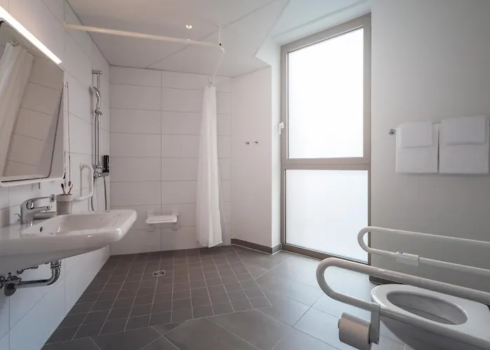 Hotel: Holiday Inn - The Niu Tab Dusseldorf Main Station By Ihg