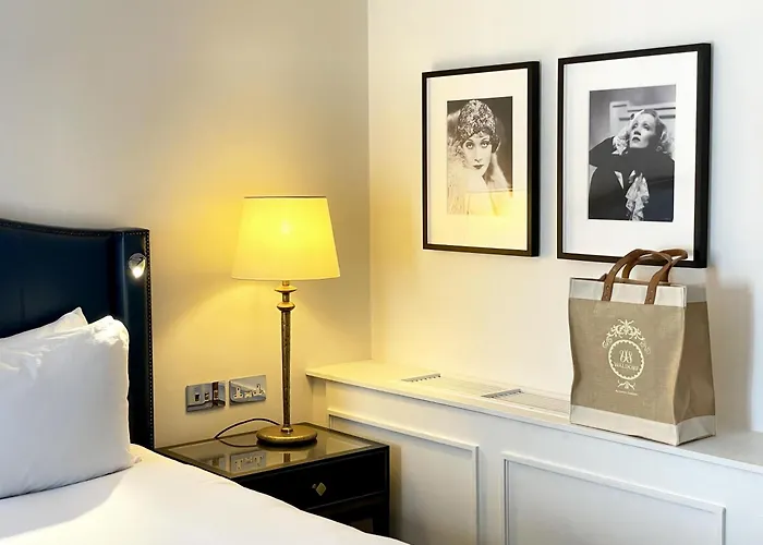 Waldorf Hilton