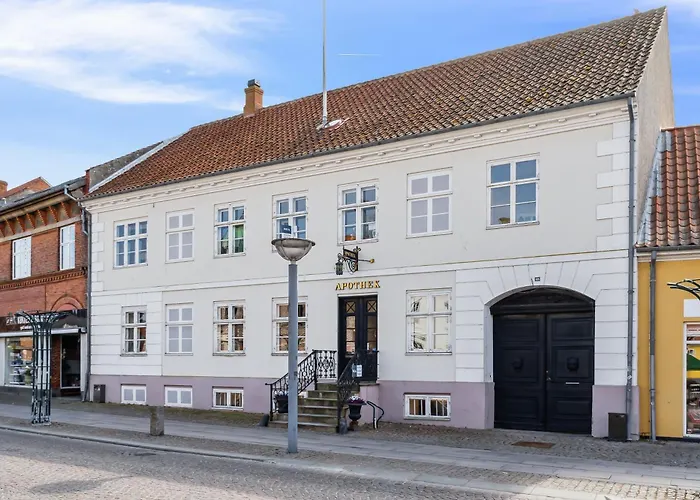 Det Gamle Apotek Mon