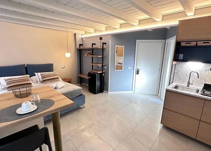 Es Apartments