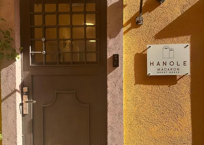 Hanole Macaron Guest House