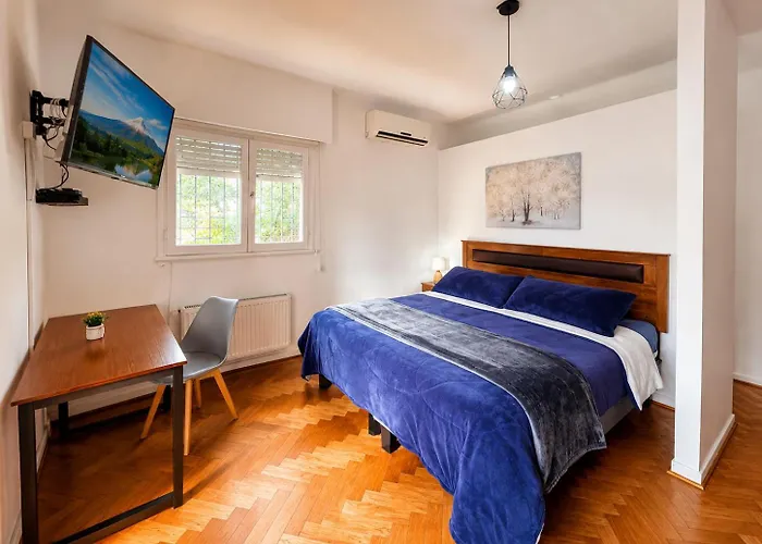 Maktvb Europa Hostel Boutique En Providencia A Pasos Del Metro Pedro De Valdivia