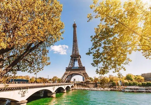 Quiet Accommodation In Disneyland, Near Paris